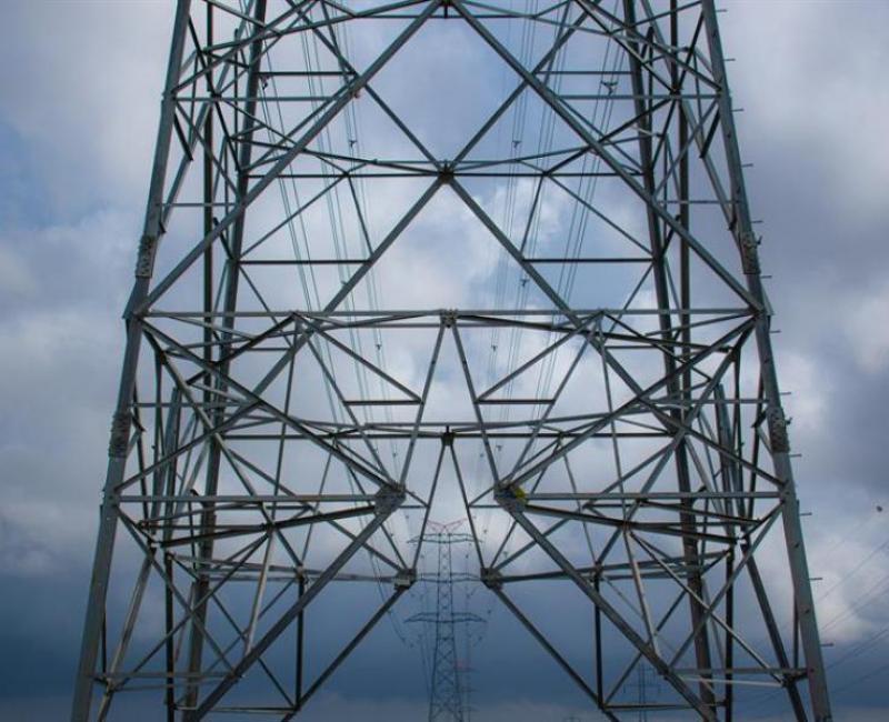 Electricity transmission line